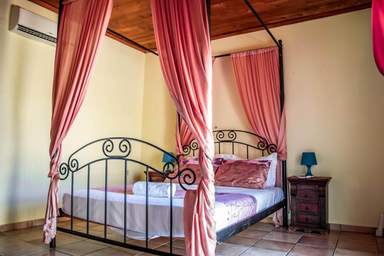 Niriides Villas Old Listing แอร์ซอนิสซอส ภายนอก รูปภาพ