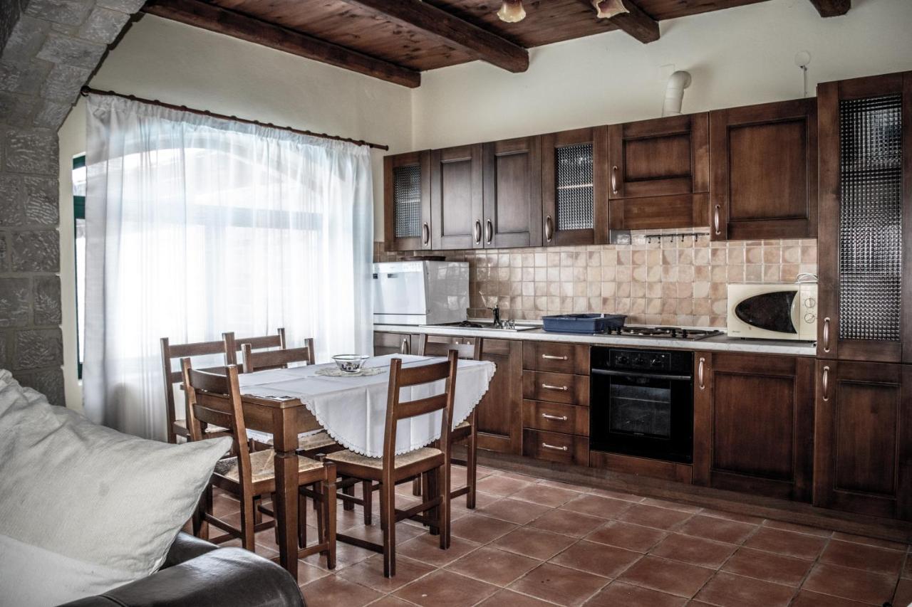 Niriides Villas Old Listing แอร์ซอนิสซอส ภายนอก รูปภาพ